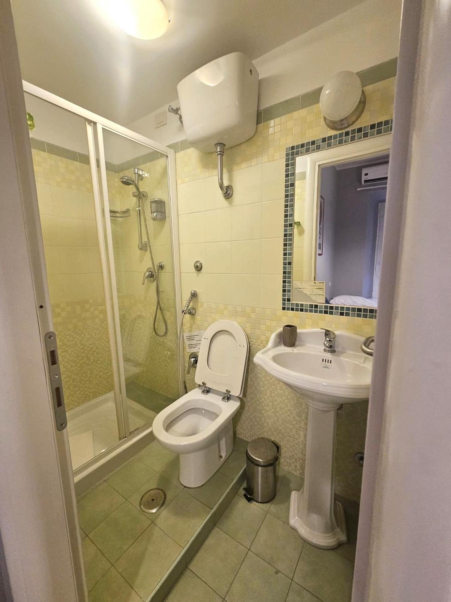 Single Room with Private Bathroom,1632083708:JPEG